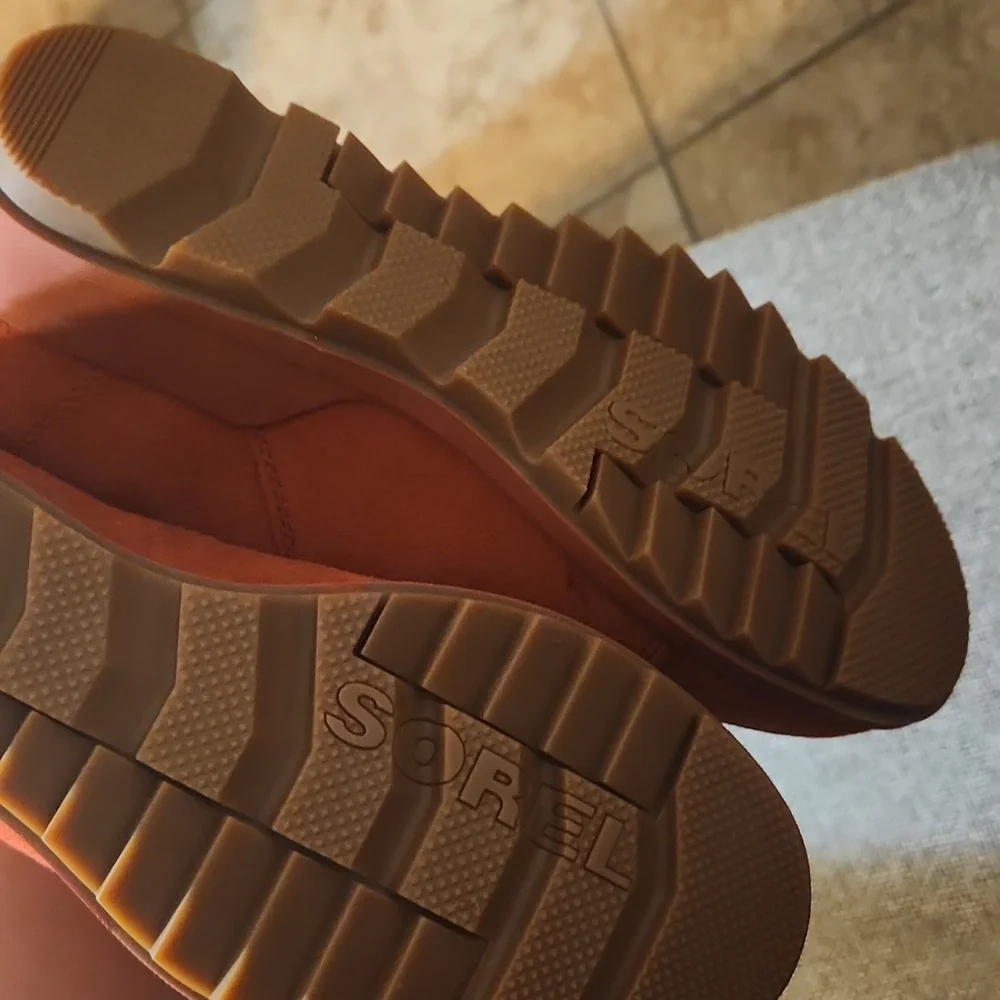 Sorel Evie Pull On Suede Booties - Picture 8 of 8